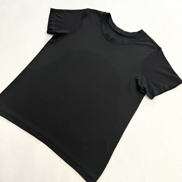 Lululemon Women Black Breeze By Short Sleeve Perforated Vented Seamless Top 8 - Picture 3 of 9